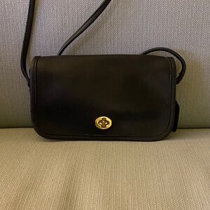 Vintage Coach Dinky Crossbody Purse
